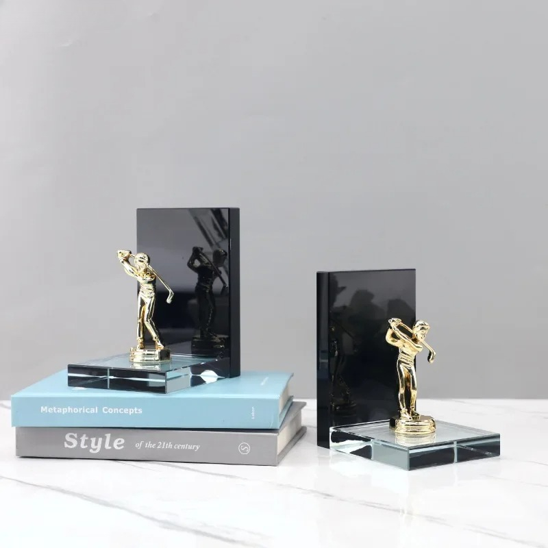 Aesthetic Bookend - تمثال لاعب جولف ذهبي، زخارف تجريدية،