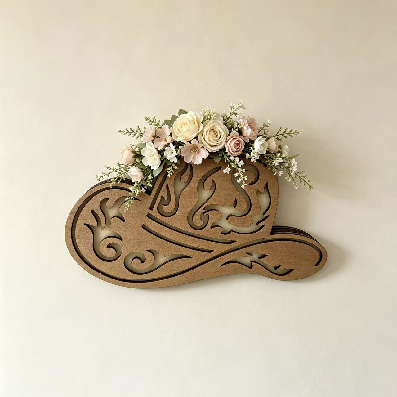 Home Decor Vase With Flowers - زينة جدارية خشبية على شكل قبعة